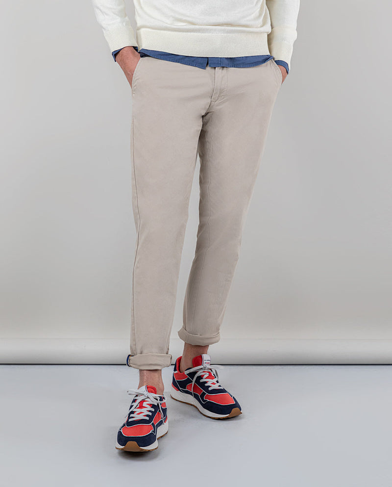 Pantalón Chino Básico Beige