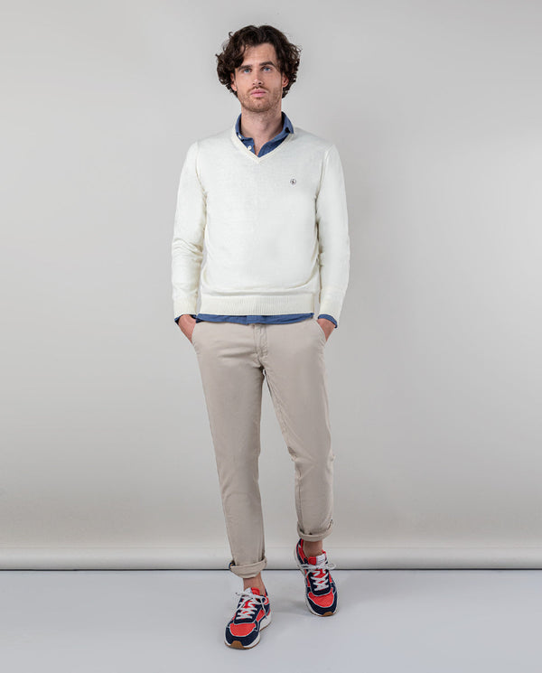 Pantalón Chino Básico Beige