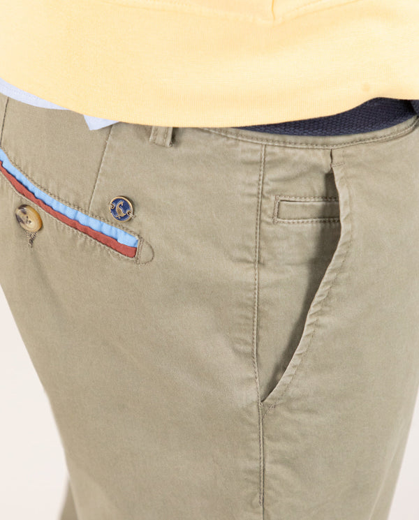 Pantalón Chino Básico Verde