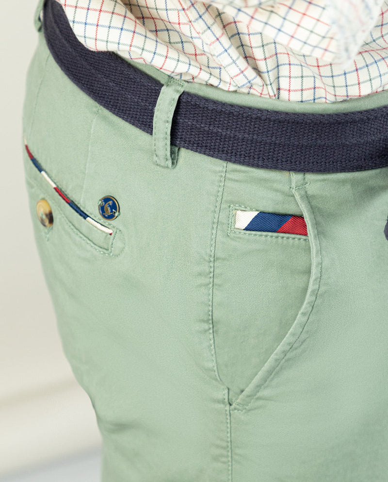 Pantalón Chino Básico Verde Claro