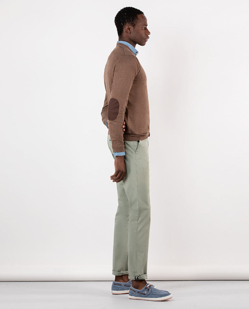 El Ganso | Jersey Cuello Pico Coderas Marrón para hombre.