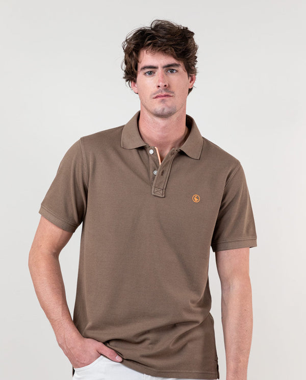 El Ganso | Polo Piqué Garment Dyed Chocolate Café  para hombre.