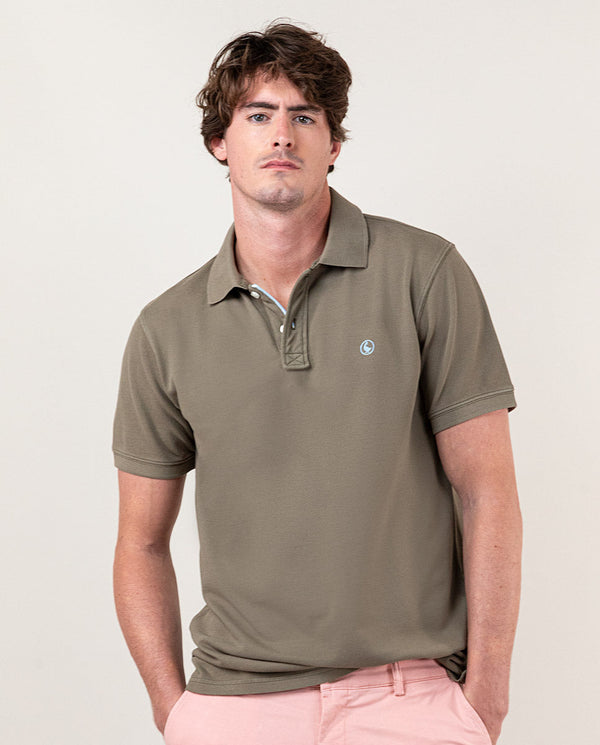 El Ganso | Polo Piqué Garment Dyed Kakhi Khaki  para hombre.