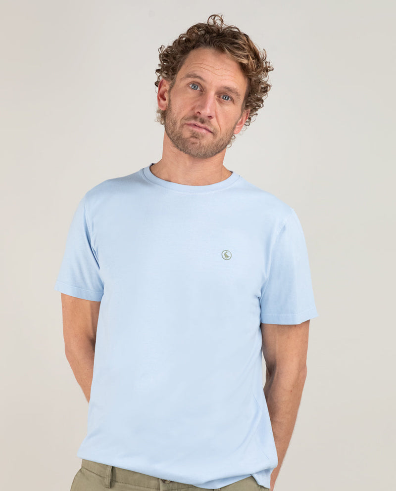 Camiseta Cuello Caja Garment Dyed Celeste