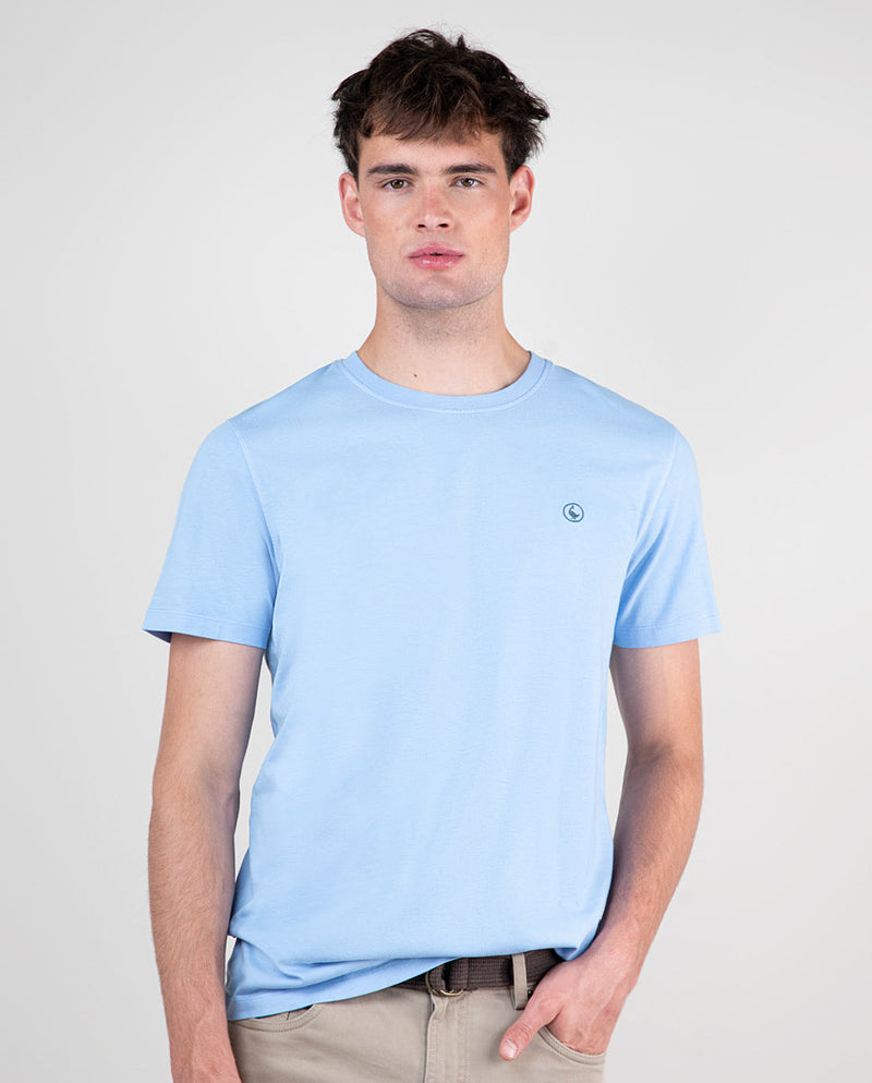Camiseta Cuello Caja Garment Dyed Celeste