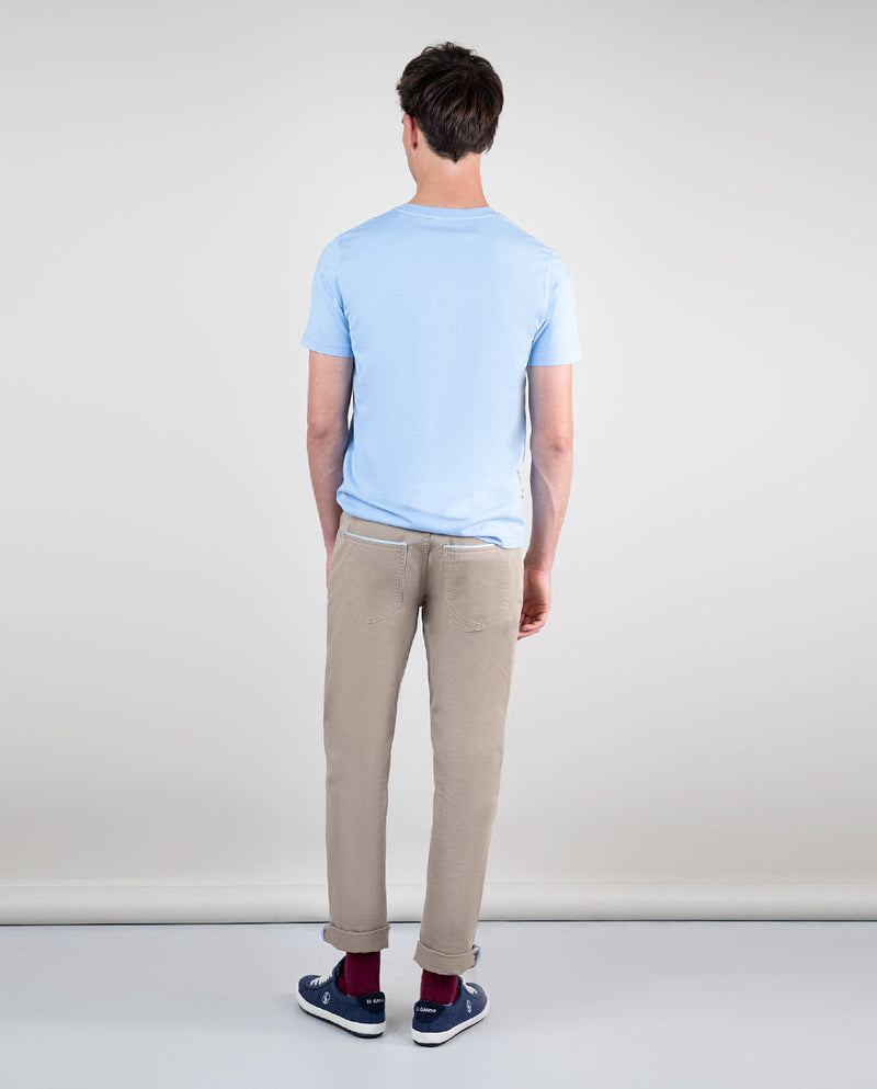 Camiseta Cuello Caja Garment Dyed Celeste
