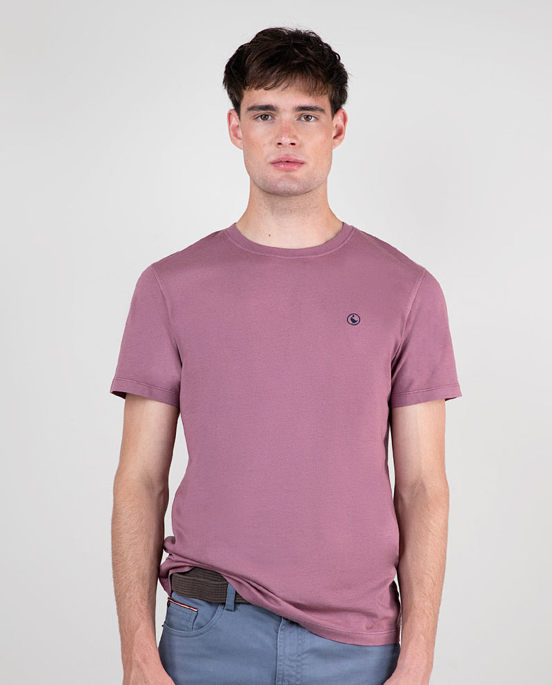 Camiseta Cuello Caja Garment Dyed Berenjena