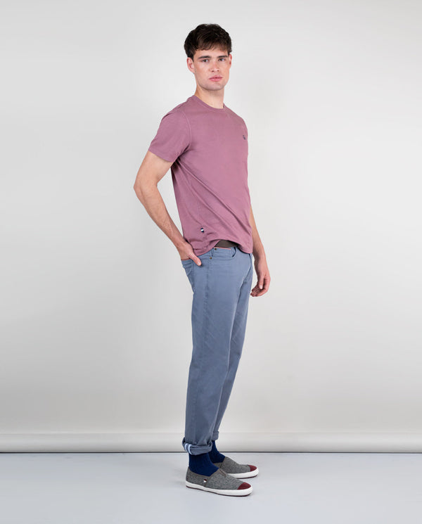 Camiseta Cuello Caja Garment Dyed Berenjena