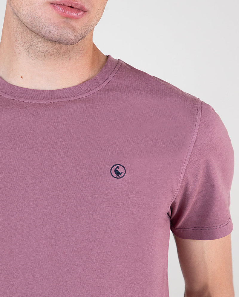 Camiseta Cuello Caja Garment Dyed Berenjena