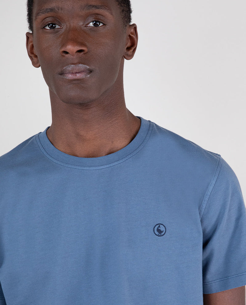 Camiseta Cuello Caja Garment Dyed Azul