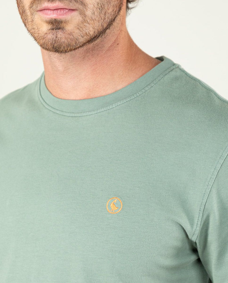 Camiseta Cuello Caja Garment Dyed Kakhi