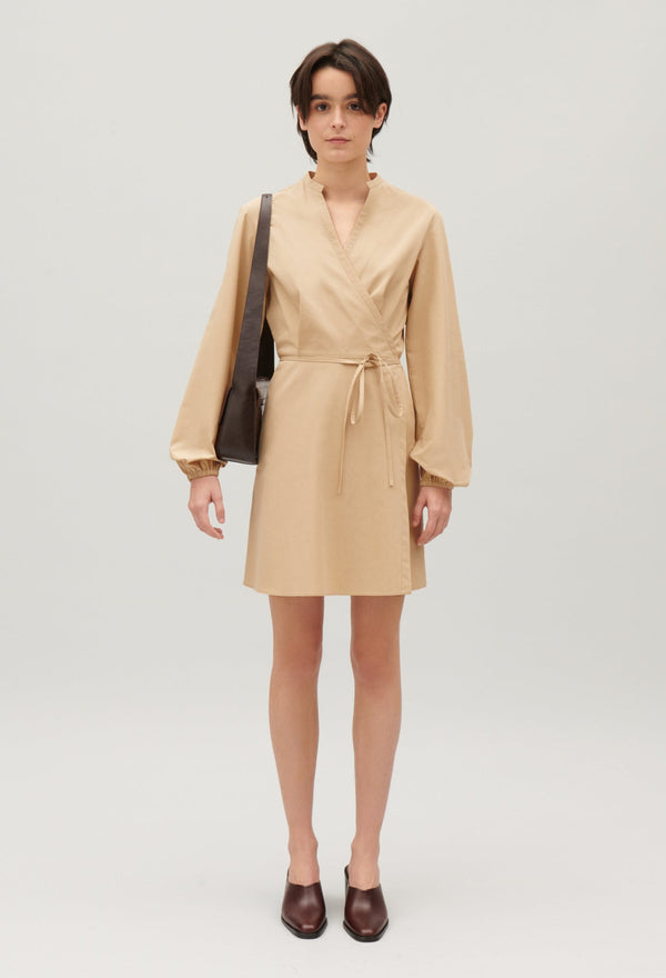 Claudie Pierlot | Vestido corto cruzado cuello mao para mujer.