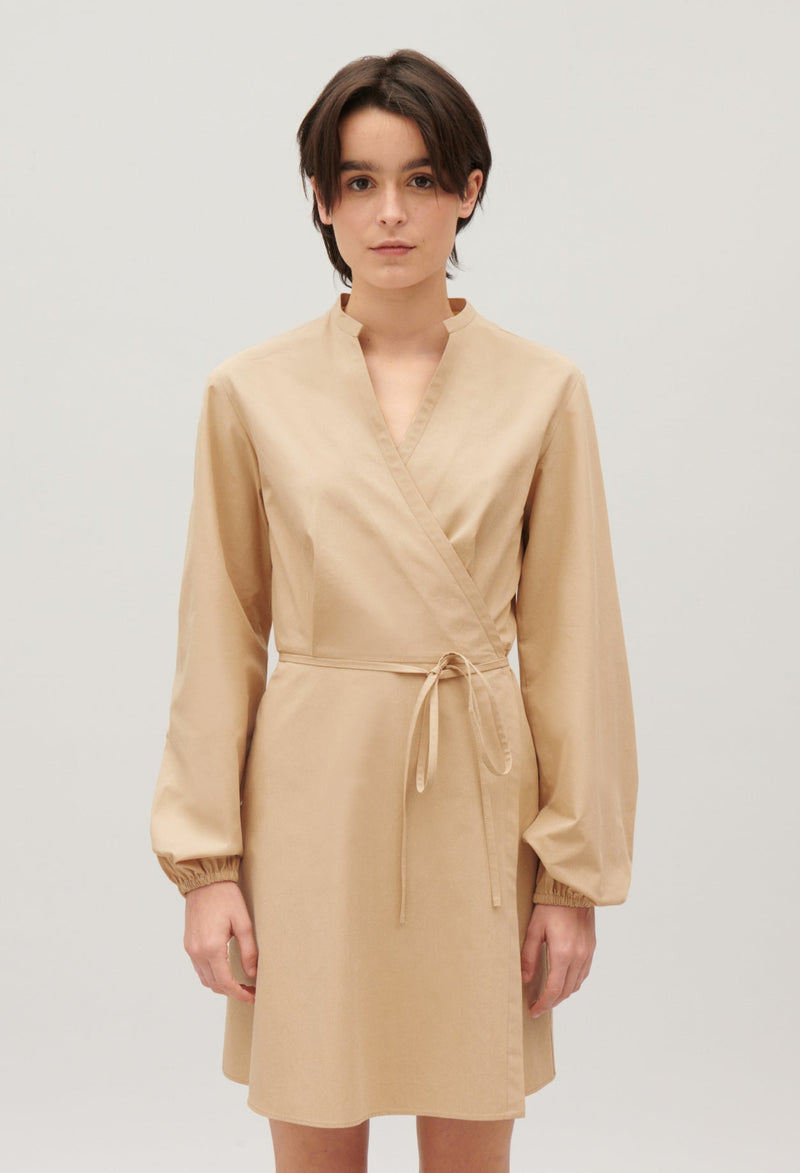 Claudie Pierlot | Vestido corto cruzado cuello mao para mujer.