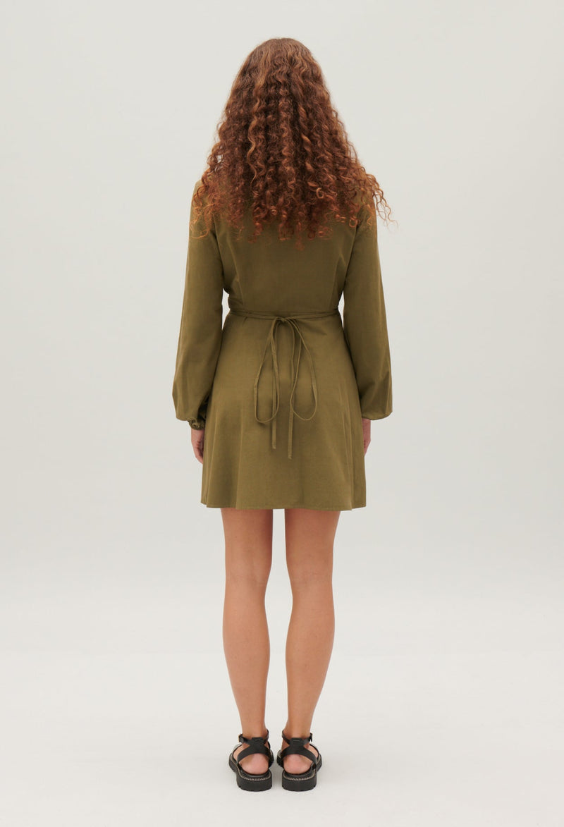 Claudie Pierlot | Vestido corto cruzado cuello mao para mujer.