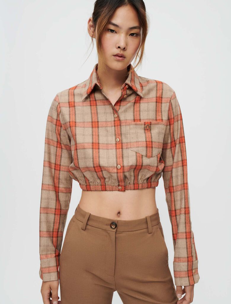 Maje | Camisa corta de cuadros camel y naranja para mujer.