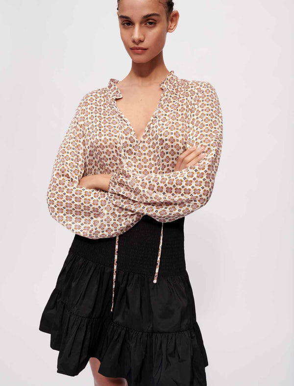 Maje | Falda corta con frunces y volantes para mujer.