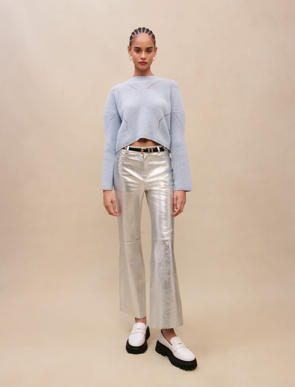 Pantalones de piel plateados