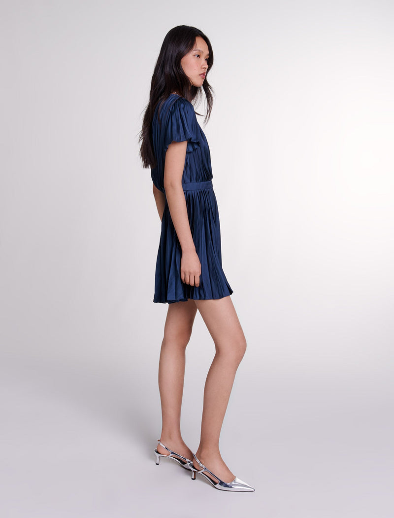 Vestido corto plisado