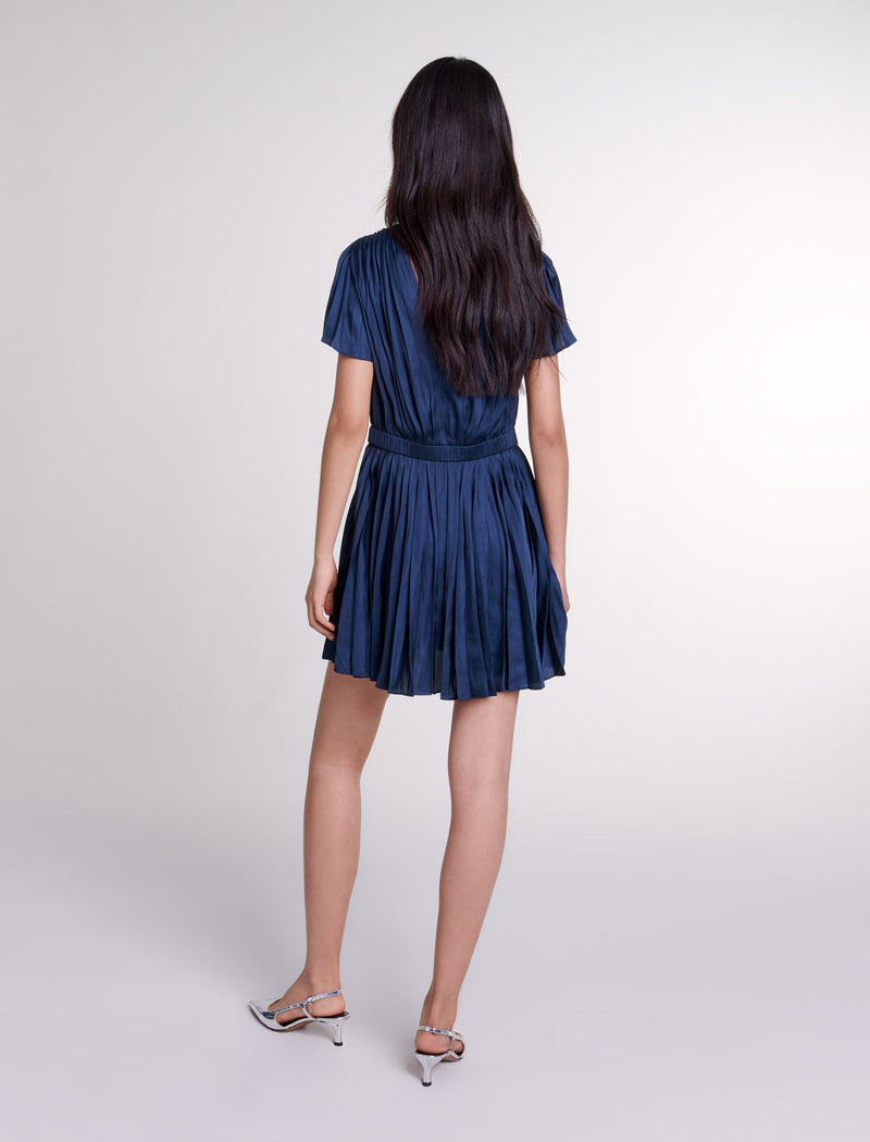 Vestido corto plisado