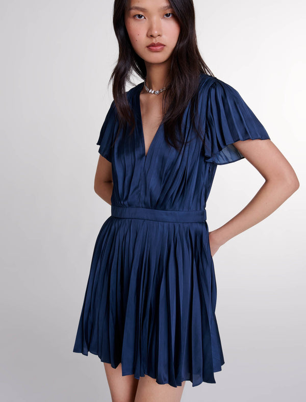 Vestido corto plisado