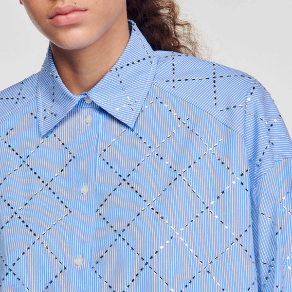 Camisa oversize con estrás