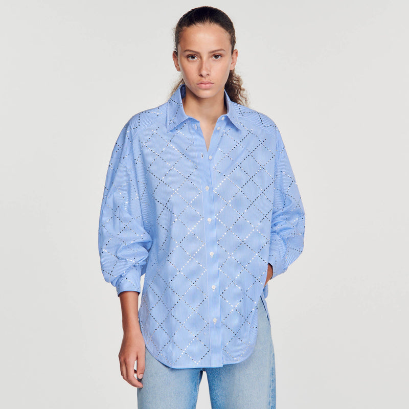 Camisa oversize con estrás