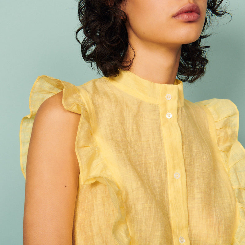 Blusa avolantada, abertura en espalda