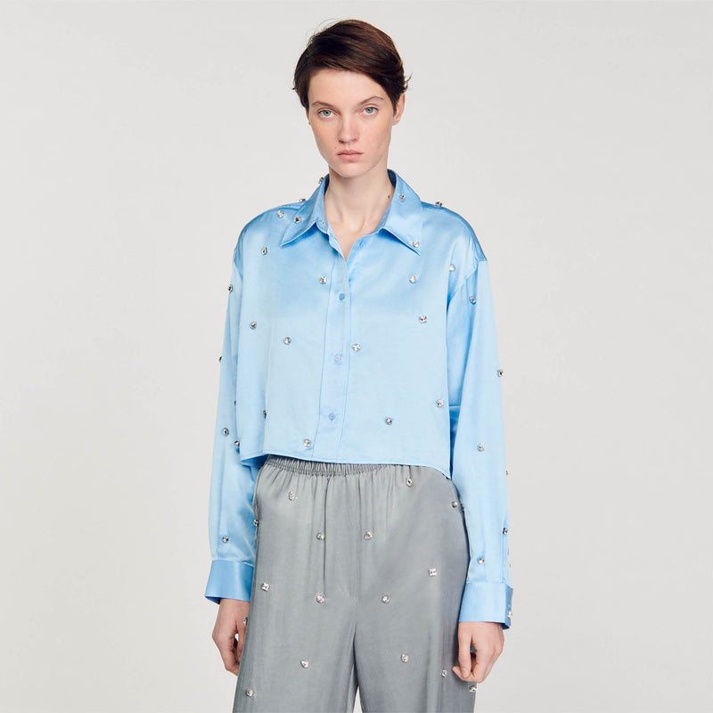 Camisa satinada decorada con strass