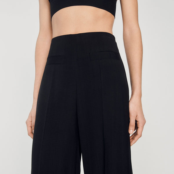 Pantalón de pernera ancha