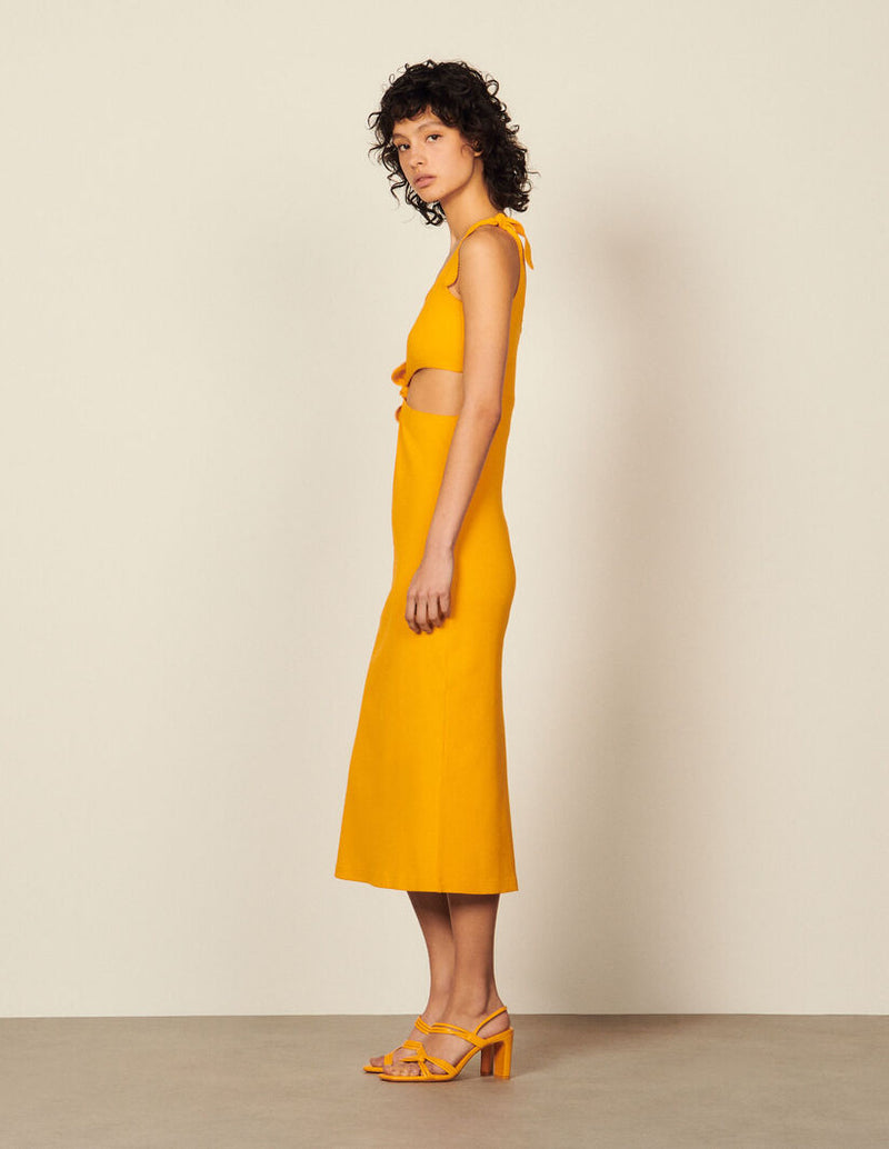 Vestido midi detalles calados laterales