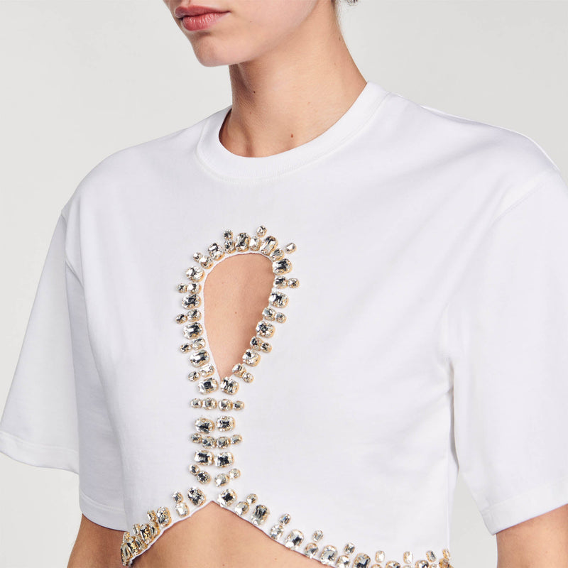 Camiseta corta con brillantes
