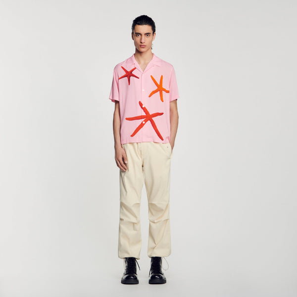 Sandro | Camisa con estampado de estrellas de mar para hombre.