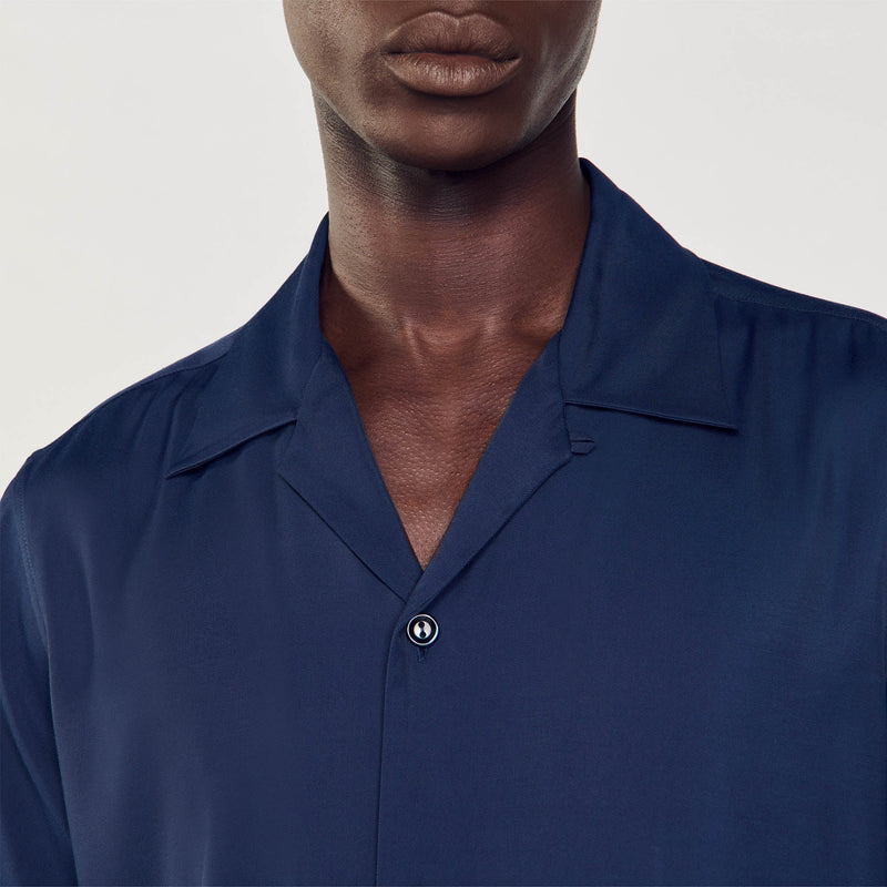 Camisa con cuello italiano
