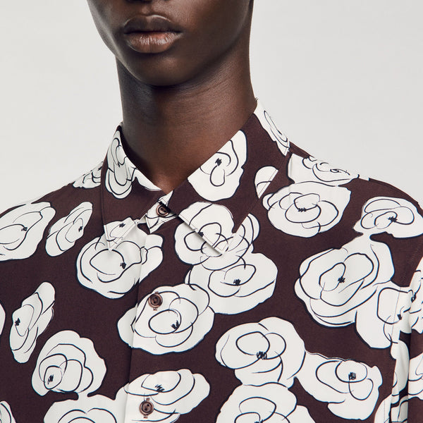 Camisa con estampado de camelias