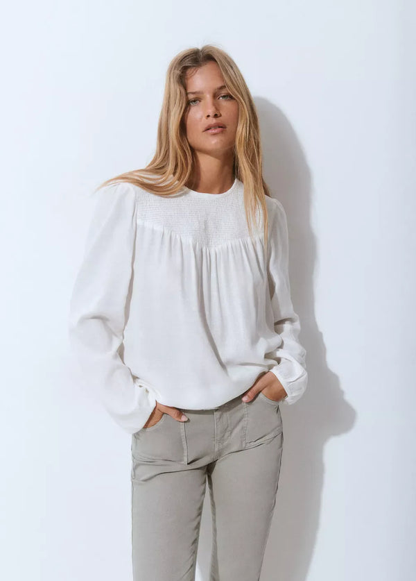 Blusa cuello redondo smock en pico Crudo