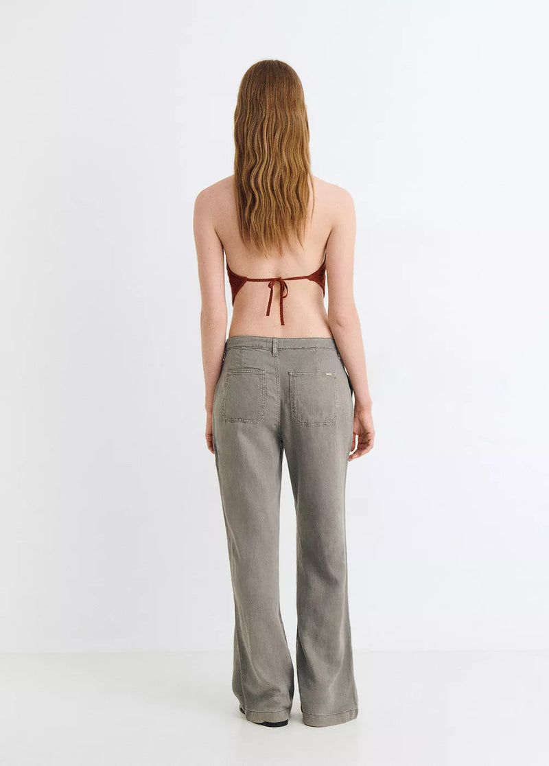 Pantalón bolsillo parches Gris