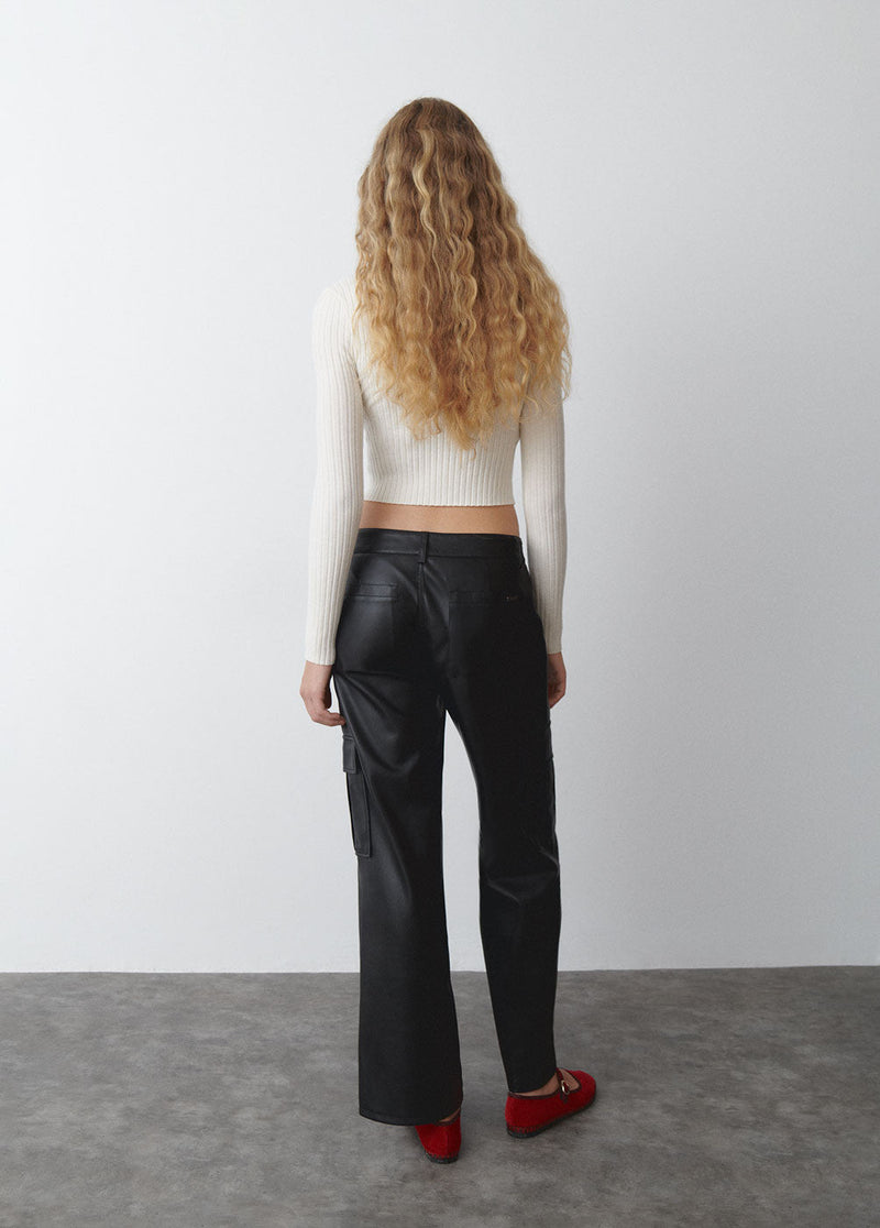 Pantalón cargo efecto piel Negro