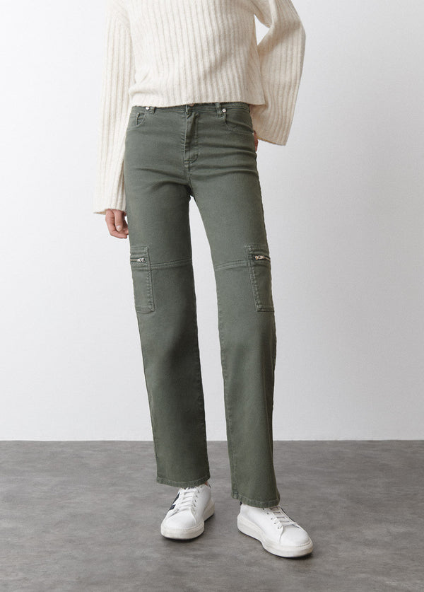 Pantalón recto cargo Kakhi