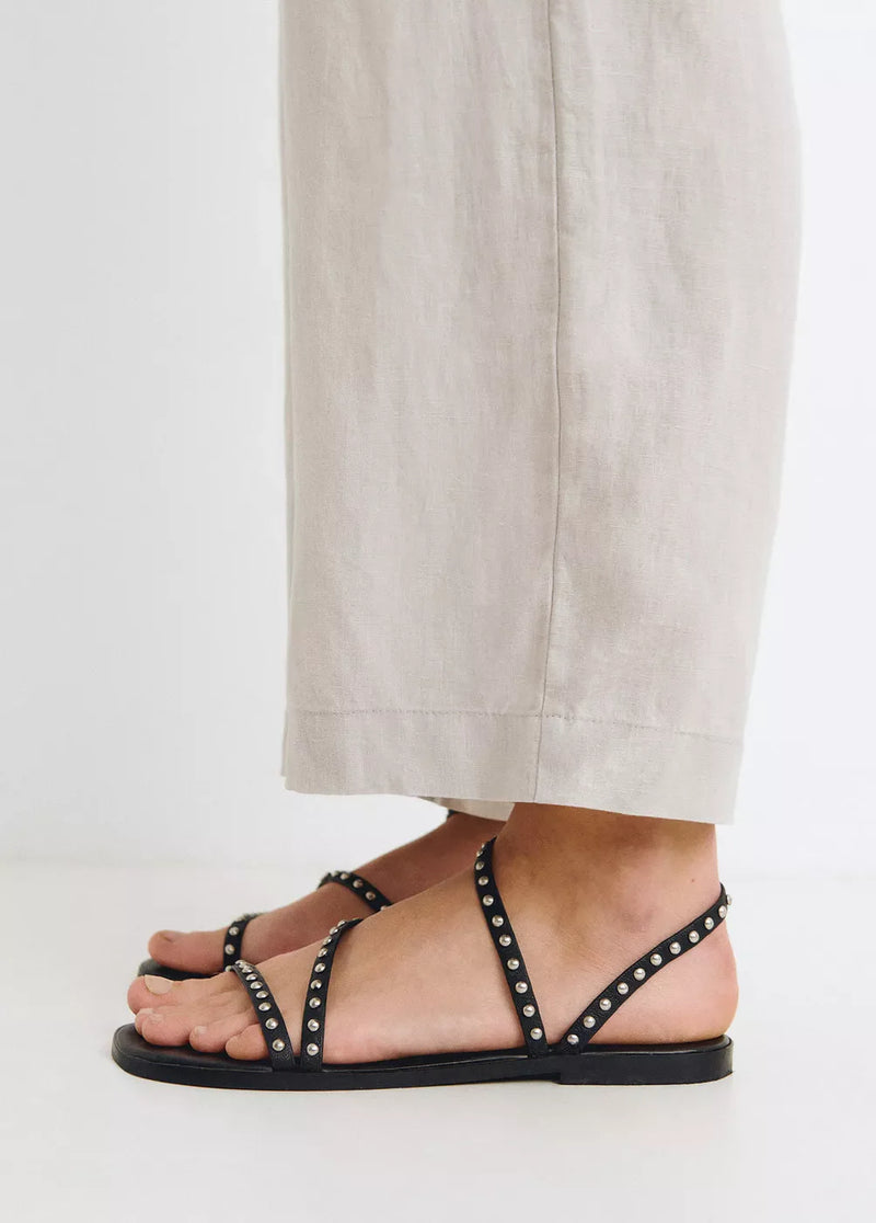 Sandalia tiras tachas Negro
