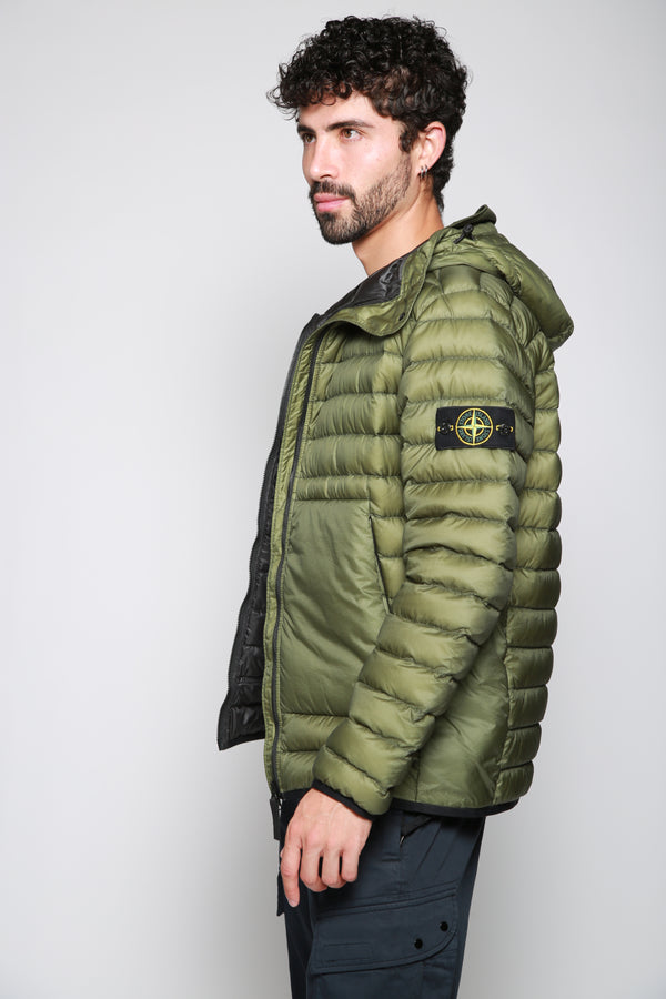 Stone Island | Chamarra Real Down Olivo. 