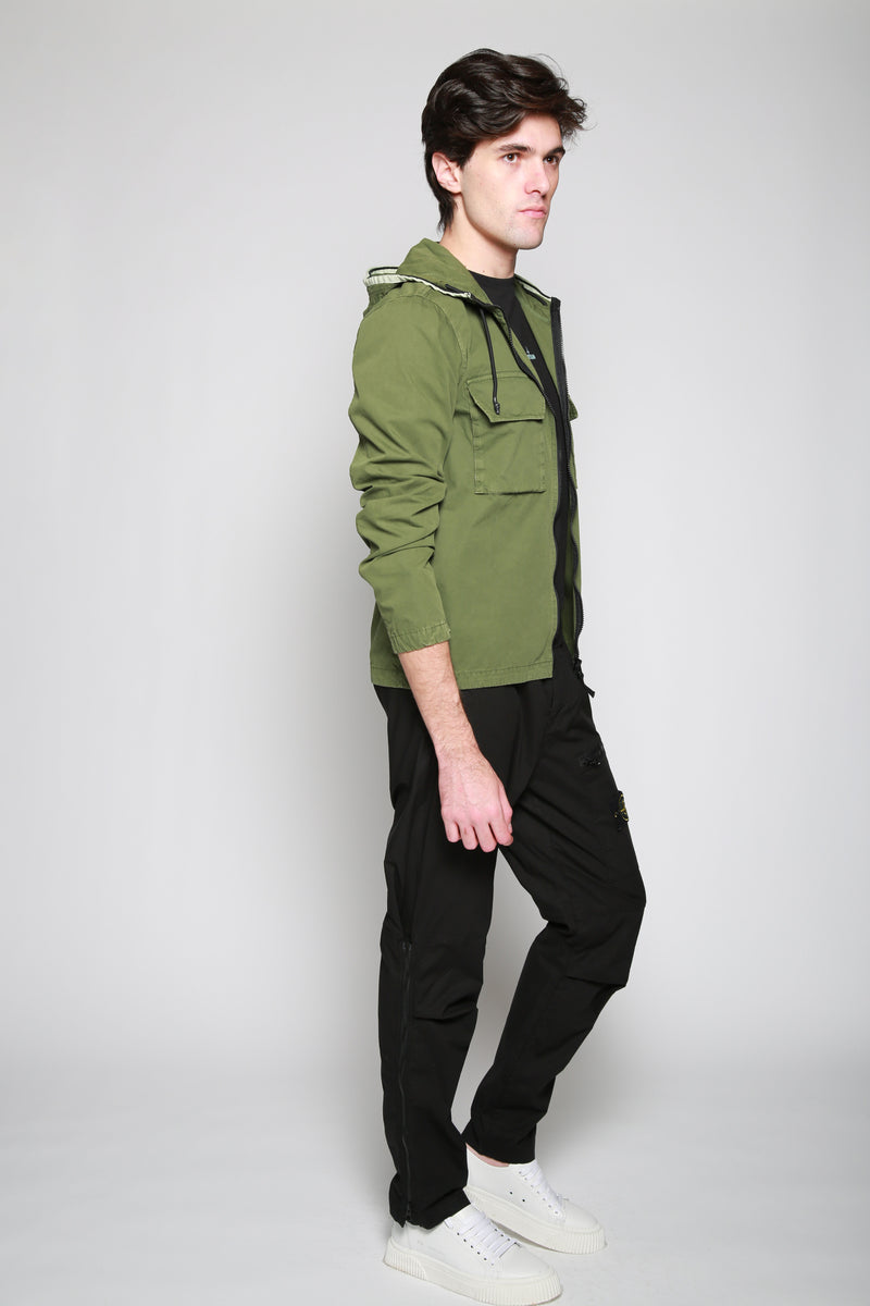 Stone Island | Sobrecamisa Olivo. 