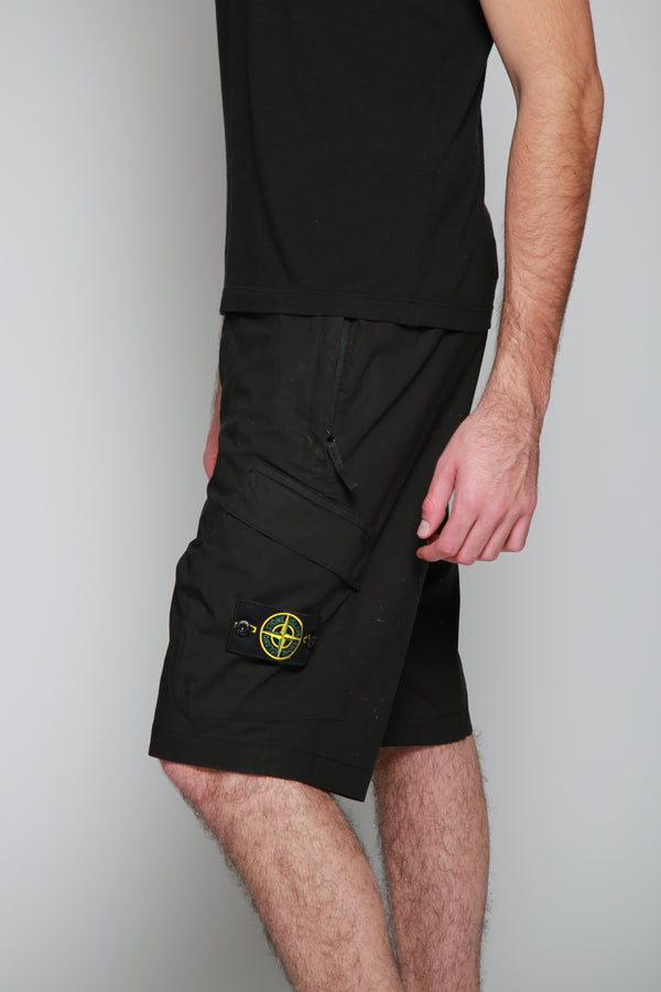 Stone Island | Bermudas Negro. 