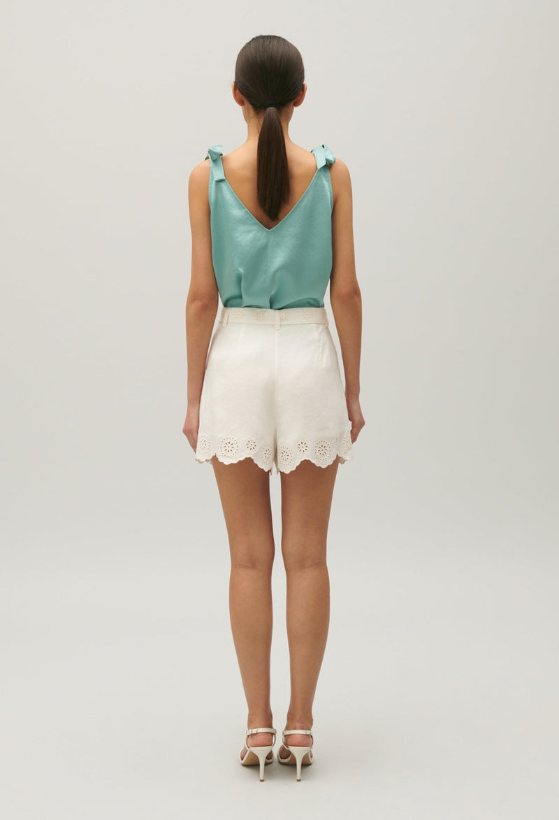 Claudie Pierlot | Shorts talle alto y bordados color crudo para mujer. 