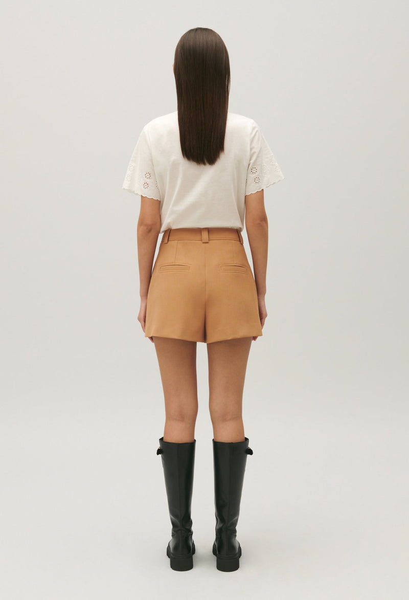 Claudie Pierlot | Pantalón corto talle alto y color camel para mujer. 