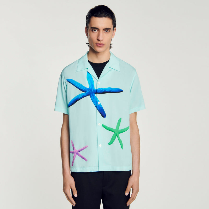 Camisa con estampado de estrellas de mar